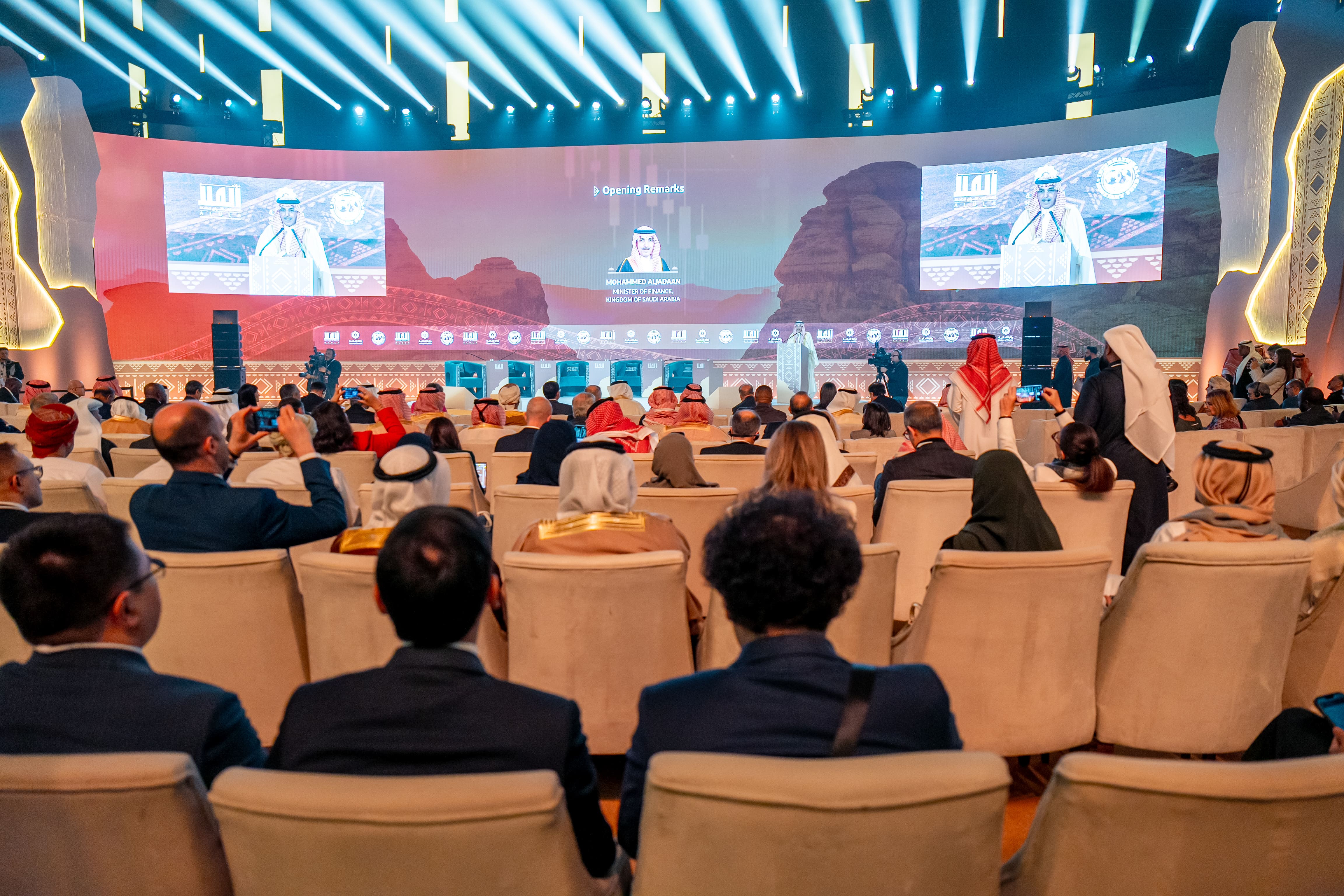 <p><span style="color:hsl(0, 0%, 100%);"><strong>Explore our Past Projects</strong></span></p>